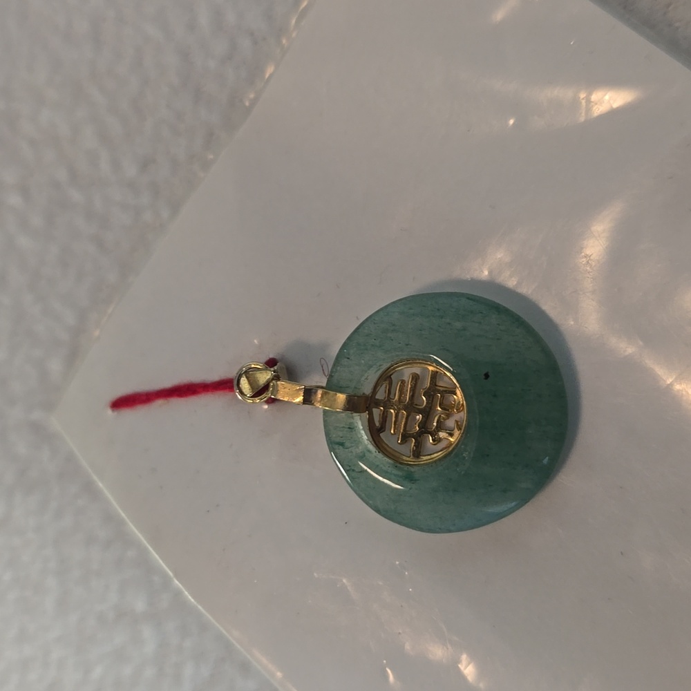 Elegant Green Pendant with Gold Accent - Picture 2 of 2